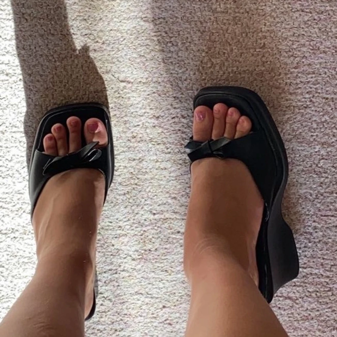 svinsnygga bratz-liknande skor