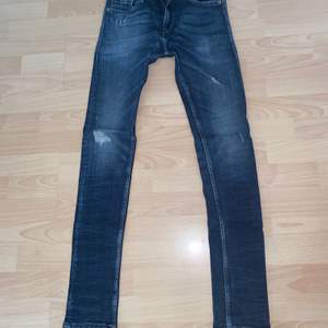 Brand: replay skinny jeans Storlek W28 L30. Köparen står för frakt, kan annars mötas i Stockholm 