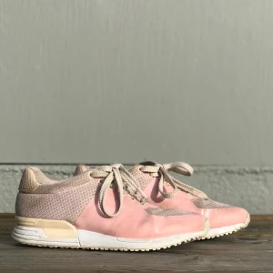 Björn Borg - Superfina rosa skor från Björn Borg. Använda några gånger, lite smutsiga. 