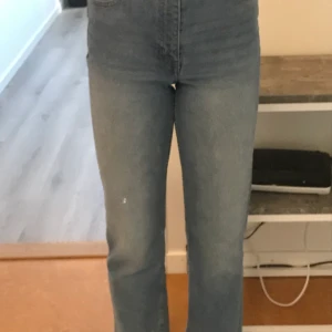 H&M - Säljer dessa jeans som blivit lite korta på mig