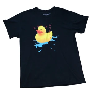 Travis Scott Europe tour T-shirt - En T-shirt från Travis Scotts Europa turné i mycket bra skick! Storlek L men sitter som en oversize M