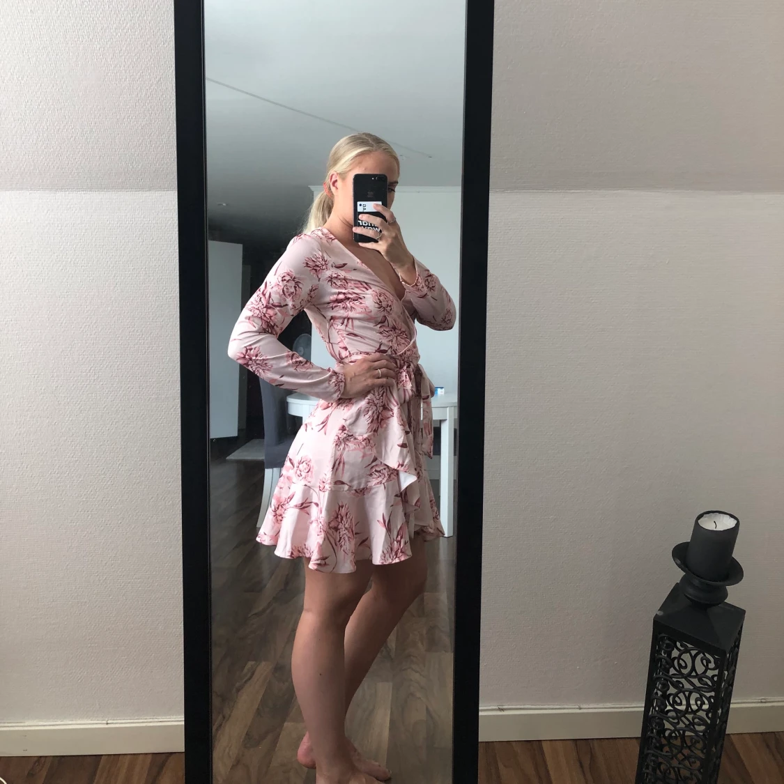 Blommig klänning från Gina