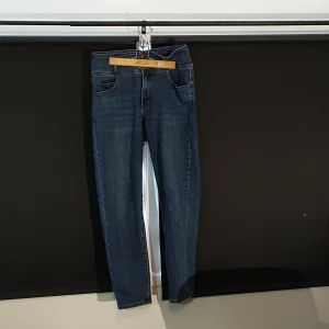 Jeans från flash  - Ankellånga jeans från flash men de blir lite längre på mig som är 165. Fått många komplimanger för min rumpa i de 🤪