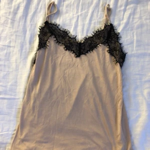 Linnen  - Oanvända Linnen endast testade. Nyskick och fina färger. Frakt ingår