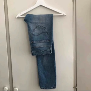 Lee jeans - Raka jeans från lee storlek 26/31. 