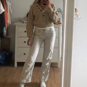 Linnebyxor köpt secondhand! - Linnebyxor köpta på arkivet! Väldigt fint skick & mycket bekväma :) buda!!