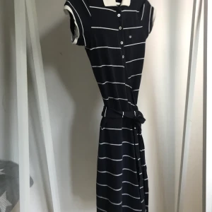 Gant klänning  - Super fin Gant omlottklänning i storlek M passar även S- äkta 