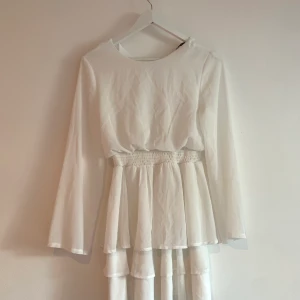 Klänning  - Jättefin klänning från SisterS point!