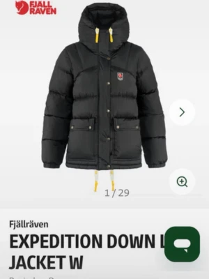 Fjälltäven jacka EXPEDITION DOWN - Säljer min fjällräven jacka då jag känner att jag behöver en större storlek❤️❤️❤️❤️ Säljer i storlek xs och den är knappt använd då jag känt mig obekväm i den. Den är köpt sent höst 2025!! Kommer inte sälja den för mindre än 7000kr då jag behöver pengarna för att kunna köpa en ny i större storlek.