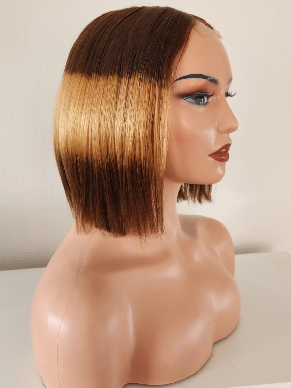 100% human hair äkta hår vetnamen Kort peruk i brunt och blont