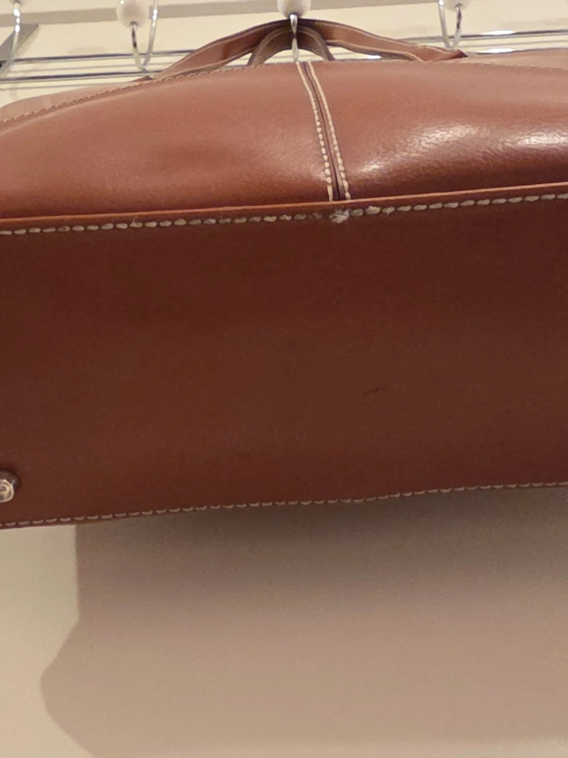 Brun läderhandväska från Kate Spade - 3