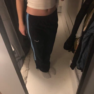 Nike byxor - Vintage nikebyxor