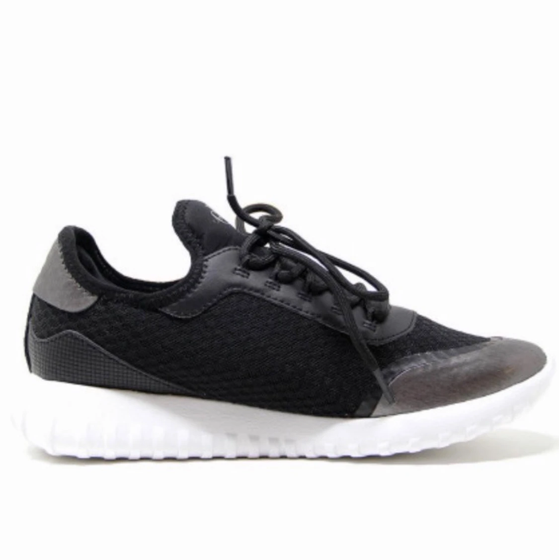 Svarta Calvin Klein sneakers - 1