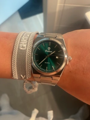 Klocka  - Sprillans ny klocka i 10/10 skick från BinBond, 39,42 mm☺️