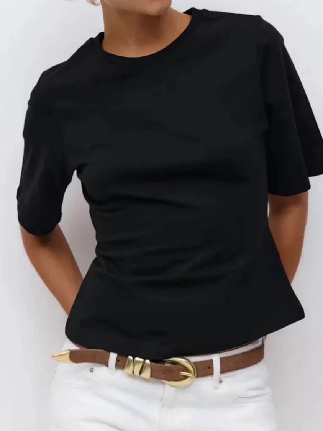  Svart t-shirt från Gina  - 1