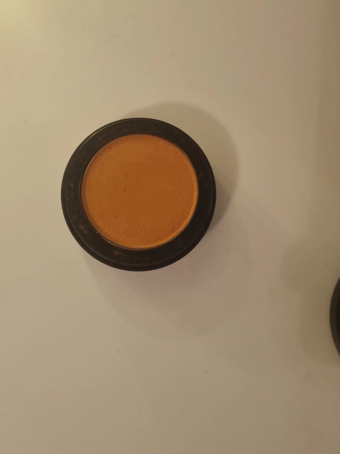 Orange ögonskugga från Make Up Store - 1