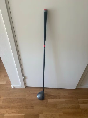 Golfklubba ELYTE driver  - Hej! Säljer nu denna sprillans nya Callaway elyte driver med MCA vanquish stiff regular skaft, 9,0. Bara hör av dig vid funderingar. 👍