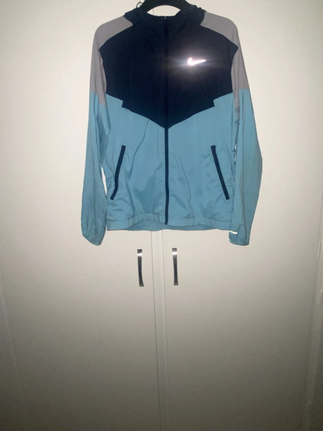 Nike blå och svart vindjacka