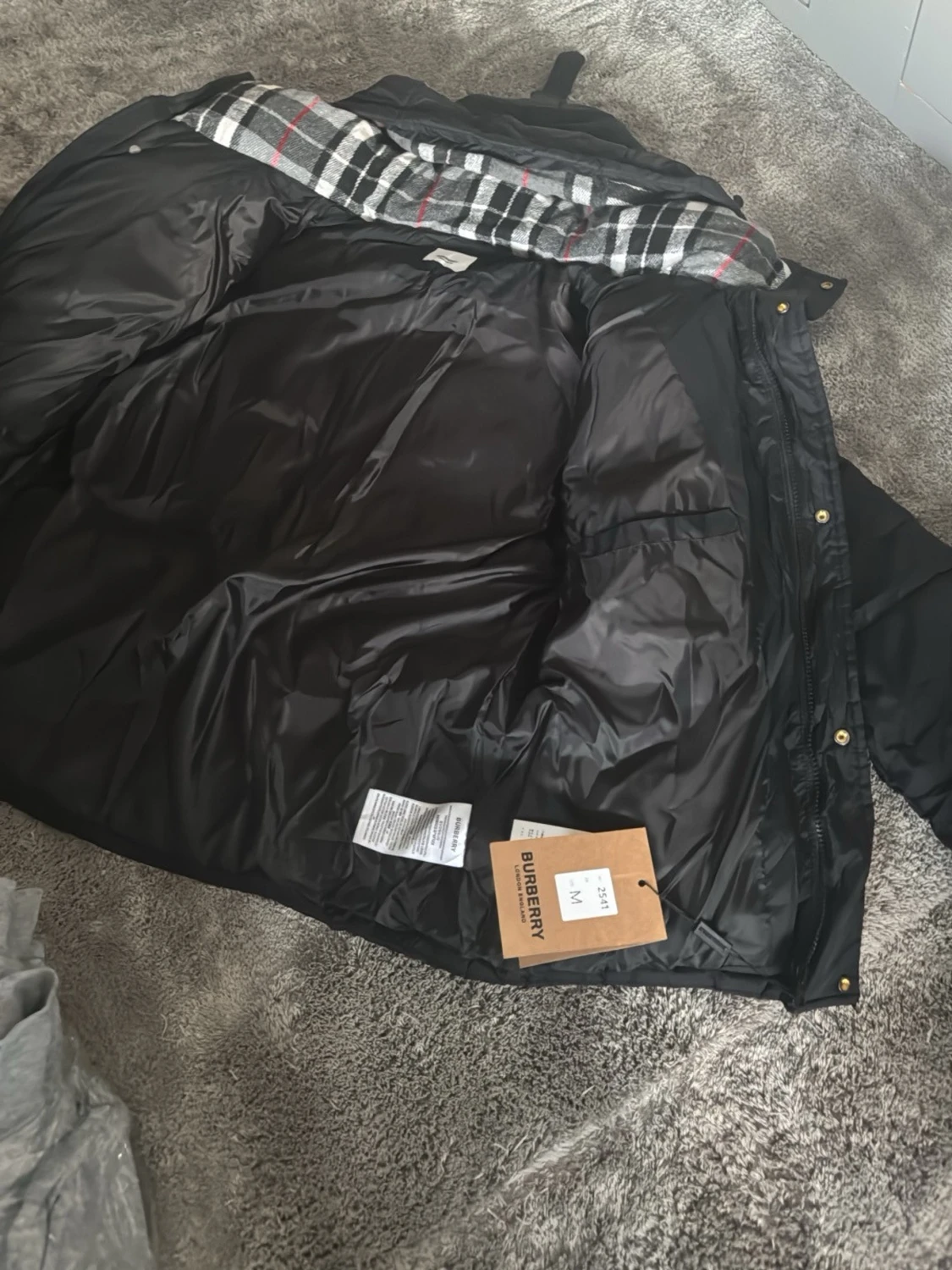 Svart dunväst med huva från Burberry - 3