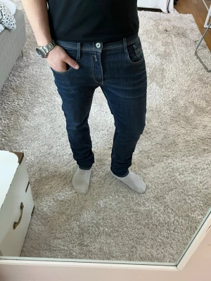 Replay anbass jeans  - Replay Jeans | skick 9/10 | Storlek 33/30 | Pris - 499kr | Modellen är ca 178cm lång | Hör av dig vid minsta fråga eller fundering!!