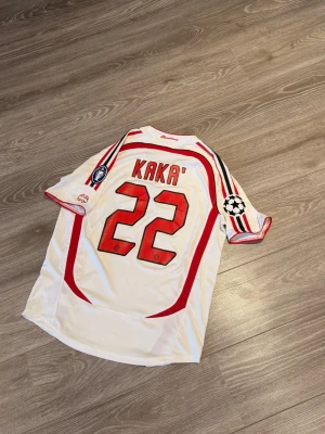 Kaka 22 tröja CL Final 2007 - Kaka 22 tröja CL Final 2007 i 10/10 skick storlek L