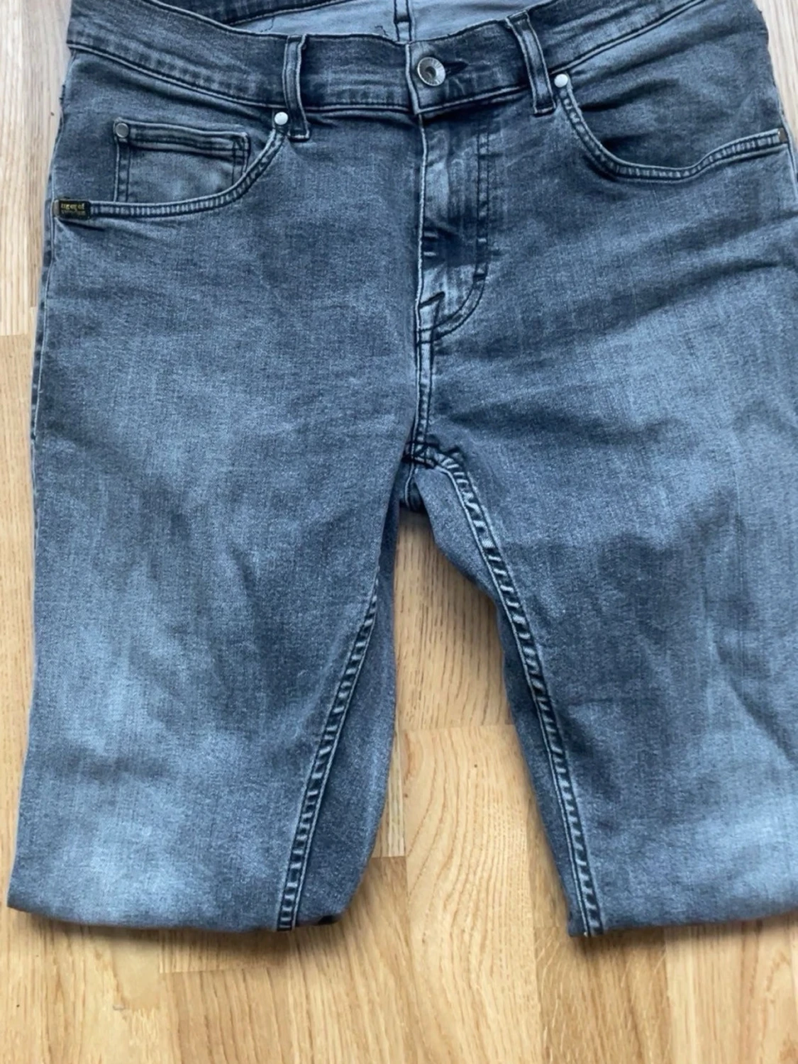 Grå tiger of Sweden jeans  - 1