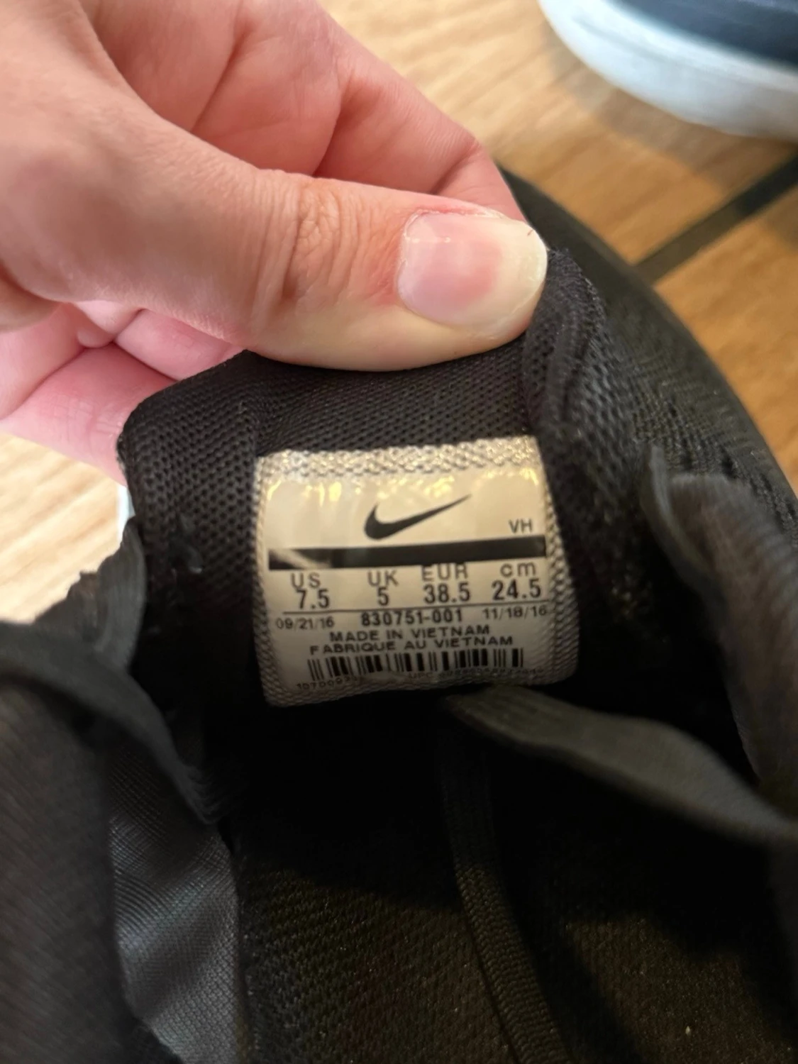 Svarta Nike flex run sneakers  - 2