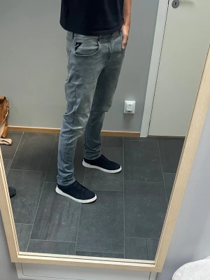 Reaplay jeans abbas ljusblå  - Inte så använda,bra Skick. Storlek: W33 L34