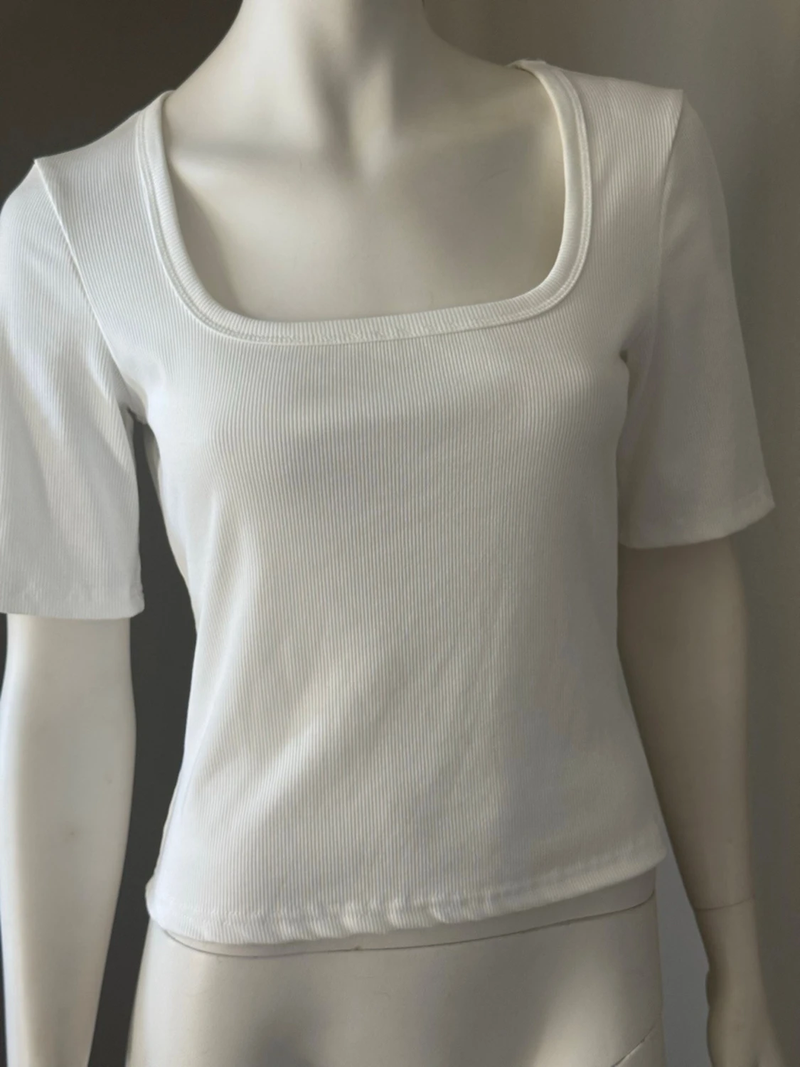 Vit ribbad top strl M  - 1