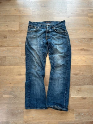 Bootcut Nudie jeans Regualr ralf - Storlek  ca 29/30. Toppen skick. Hör av er vid frågor