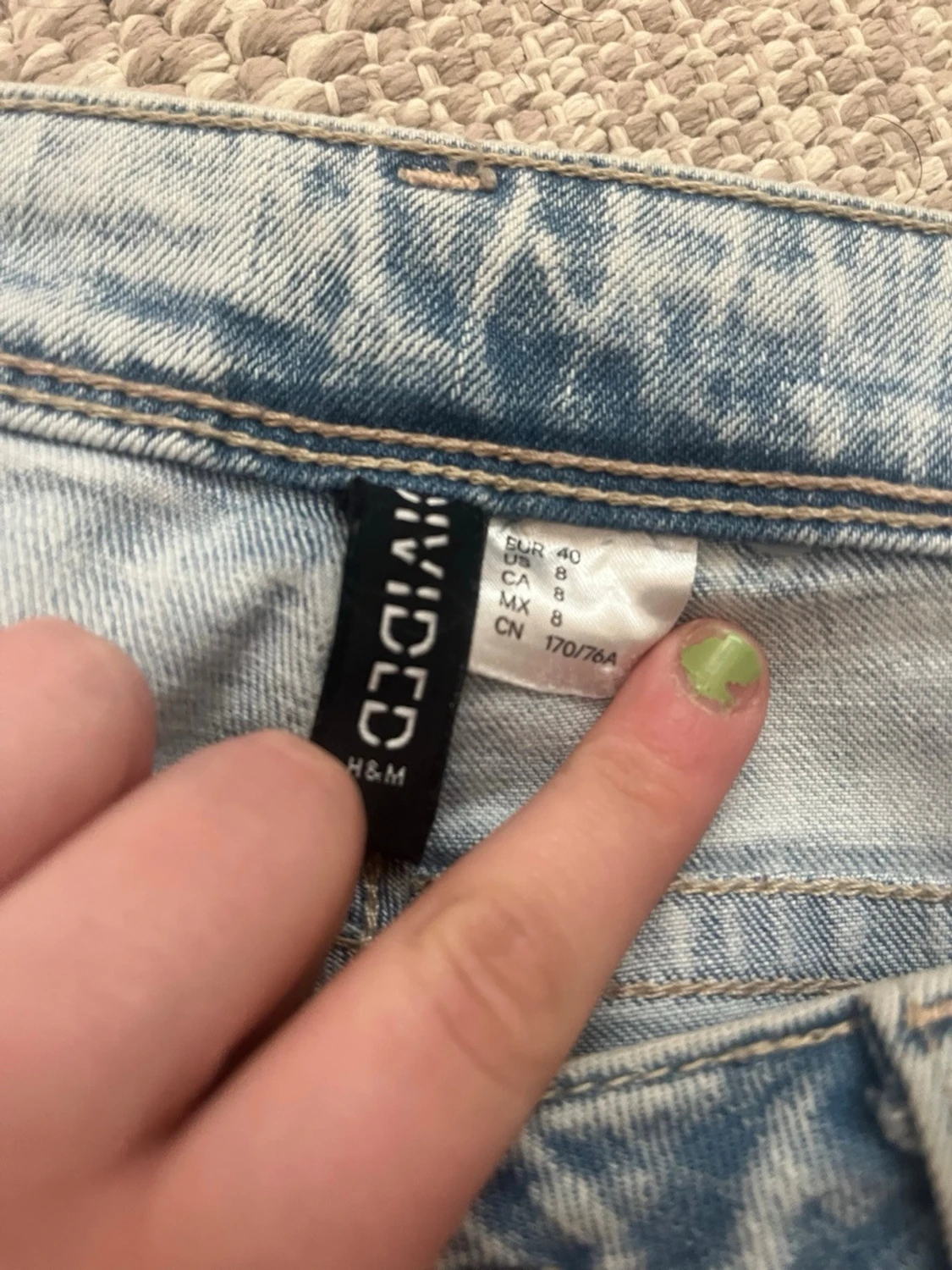 Ljusblå slitna jeans från H&M Divided - 1