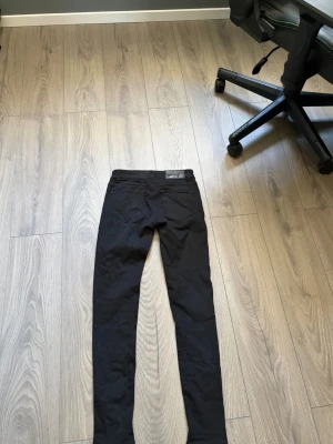 Svarta jeans från tiger of sweden  - Svarta jeans från tiger of sweden, säljer jag nu för att dom har börjat bli för små för mig, pris kan diskuteras.