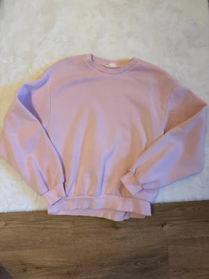 Gina Tricot sweatshirt  - Bra skick! Stl M