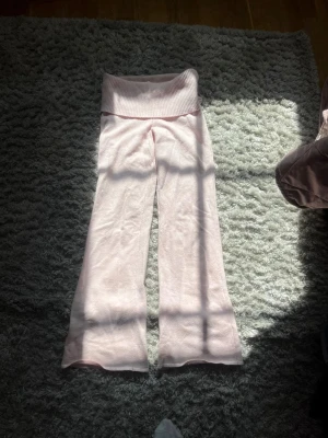 Ljusrosa mjukis yogapants  - Ljusrosa mjukis yogapants som är mycket sköna