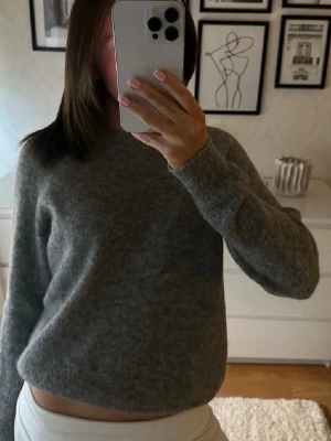 Stickad tröja i alpackaull 🩶 - Superfin!🩶🩶🩶