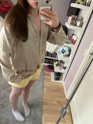 3 pack pyjamas överdelar - Alla är i storlek M 