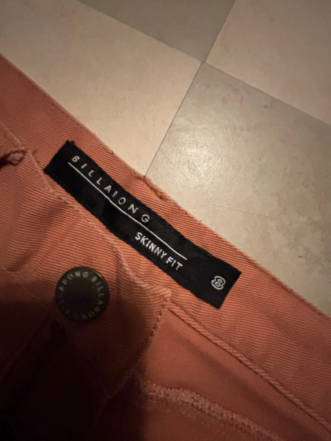 coral färgade shorts från billabong - 3