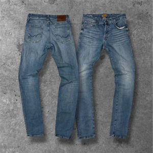 Jack & Jones jeans Slim/Glenn - Säljer detta par jeans från Jack & Jones | W30 L34, sitter dock som 28/29 i midjan | modell: Slim/Glenn | skick: 7,5/10, lite slitage (se bilder) | Skriv vid frågor, pris kan diskuteras vid snabb affär 🤝