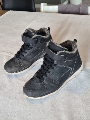 Fodrade kängor storlek 35 - Fodrade kängor storlek 35