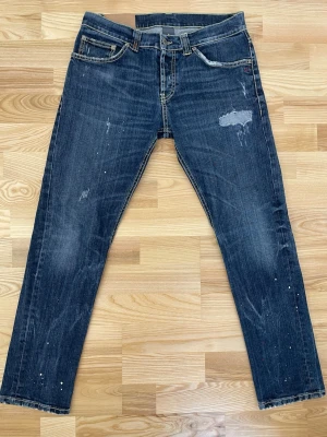 Dondup jeans  - Dondup mius jeans! - W33 - Skick 9/10 - hör av er vid minsta fundering!