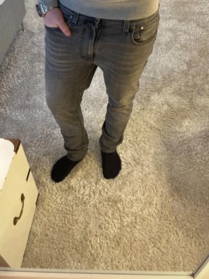 Nudie jeans Lean Dean - Nudie Jeans | skick 9/10 | Storlek 32/34 | Pris – 599kr | Modellen är ca 181cm lång | Hör av dig vid minsta fråga eller fundering!!