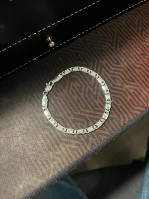 Silver armband - Helt nytt armband, 20cm långt och 5mm brett. (Silverplaterat)