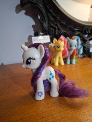 My Little Pony - Rarity - Fint skick men lätt slitet hår, ej tvättad. Kolla in fler mlps på min profil!