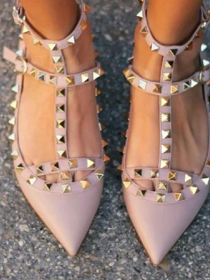 valentino dupes  - Säljer mina valentinno dupes eftersom de ej kommit till användning! Helt oanvända!