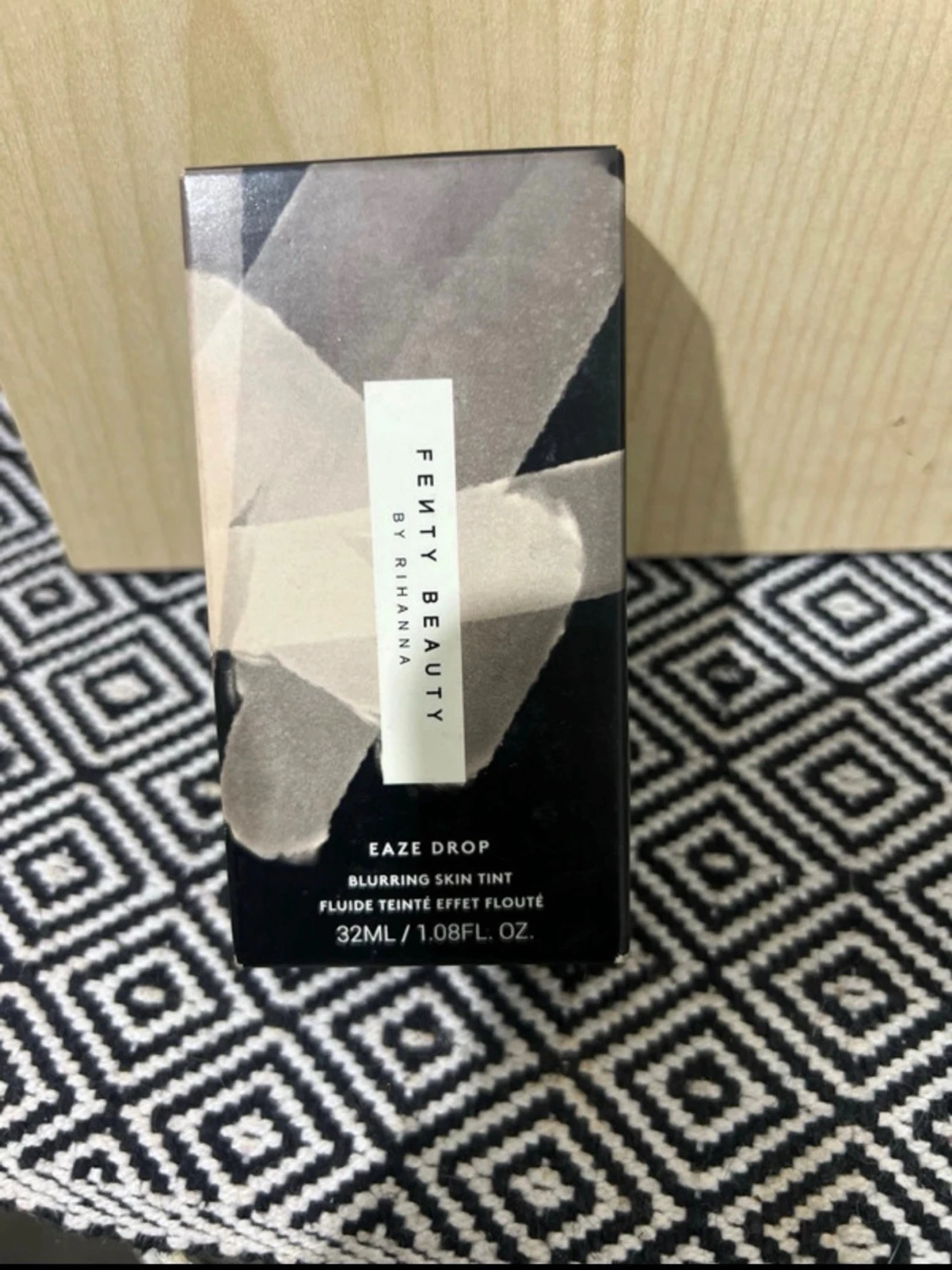 Fenty Beauty foundation nr 10