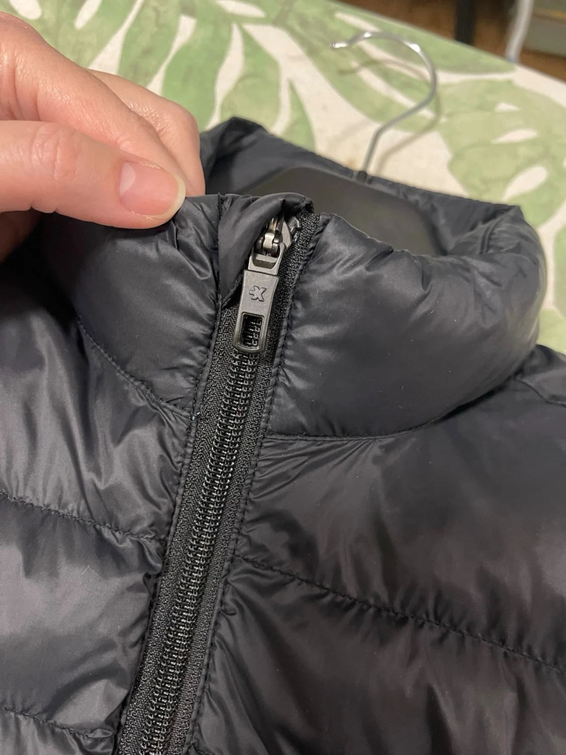 Svart dunväst med dragkedja - 5