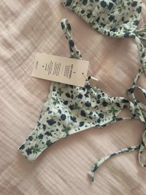 Nelly - Bikiniunderdel NY - Nelly  Bikiniunderdel Ny med prislapp. Aldrig använd.  Stl. Xs   Överdel finns att köpa i en annan artikel( om den finns kvar)  Pris kan diskuteras!!💗