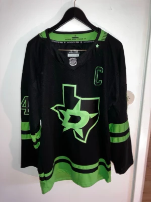 Dallas Alternate Jersey - DM för fler bilder och frågor