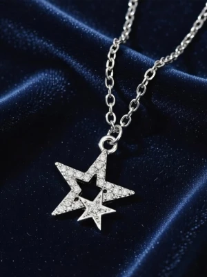 Halsband stjärna strass - Halsband stjärna strass. Inkl kedja. Kedjans längd 45 + 5 cm. Berlock mini.