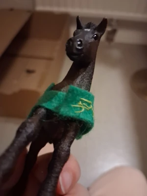 Schleich täken - Hej jag och min kompis säljer dem här Schleich täckerna till Schleich som är till både föl och vuxna Schleich hästar 